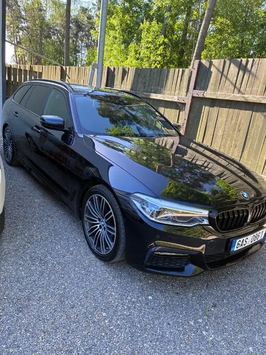 Černé BMW kombi